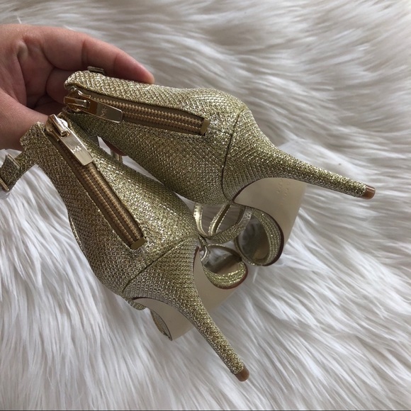 Marc Fisher Gold Strappy Blaize Sandal 6.5 Sparkle - Picture 5 of 8